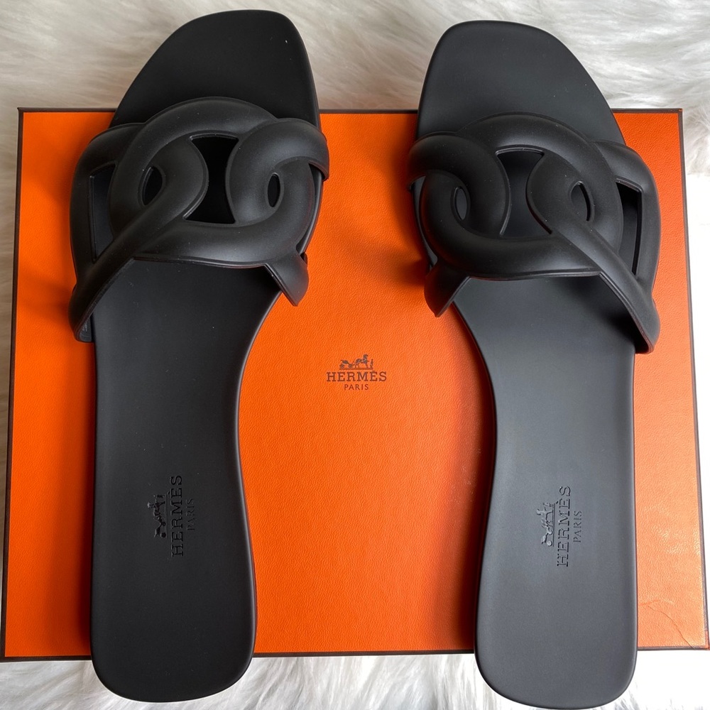 Hermès Aloha Sandals